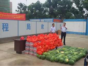 炎炎夏日送清涼 絲絲關(guān)愛入心田 ——公司開展2016年度夏日送清涼活動