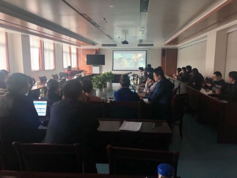 公司組織黨員、員工觀看廉潔警示教育題材電影《決不姑息》